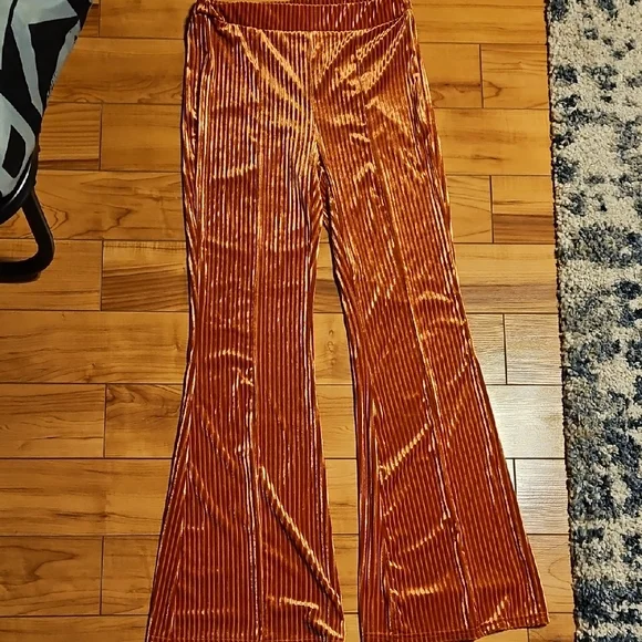 SHEIN Velvet Ribbed Flares - Picture 1 of 3